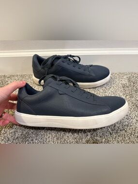 Vessi Soho 2 sneakers for men in midnight navy color, size 10